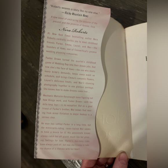 📚BUY 2 GET 1 FREE Happy Ever After by Nora Roberts - Picture 2 of 3